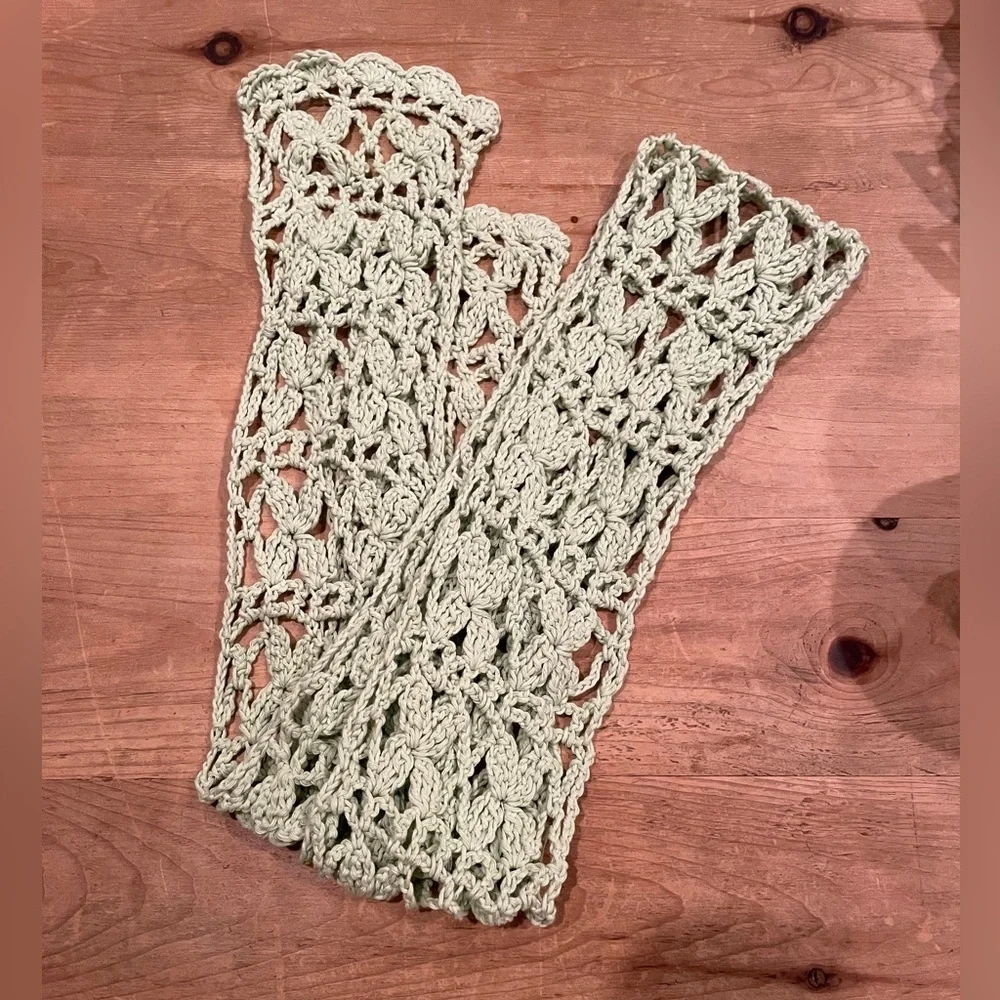 NWOT Handmade Crochet Light Sage Green Scarf Cottagecore Grannycore Casual